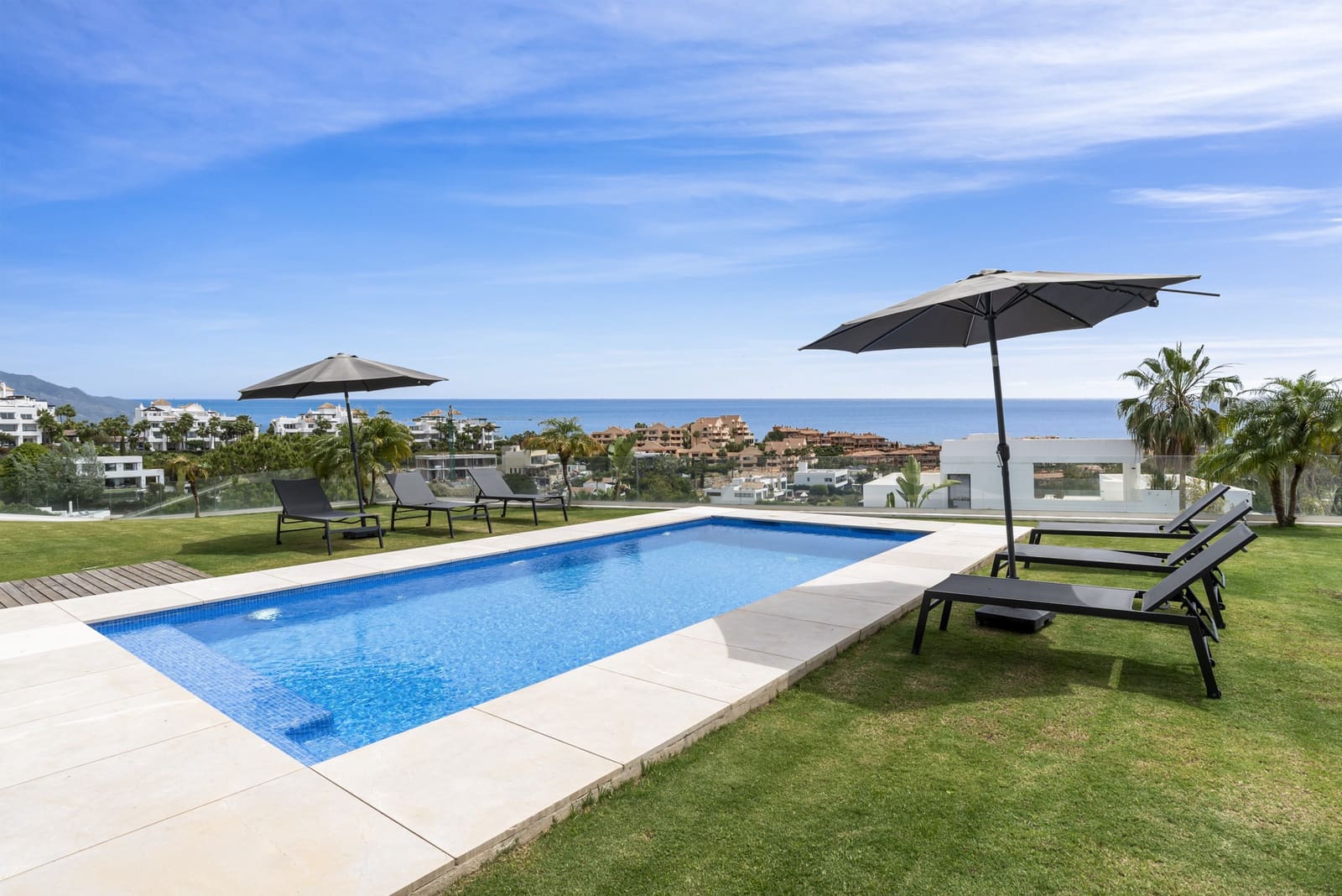 5 quarto Moradia para venda em Benahavis com piscina garagem - 3 950 000 € (Ref: 9860543)