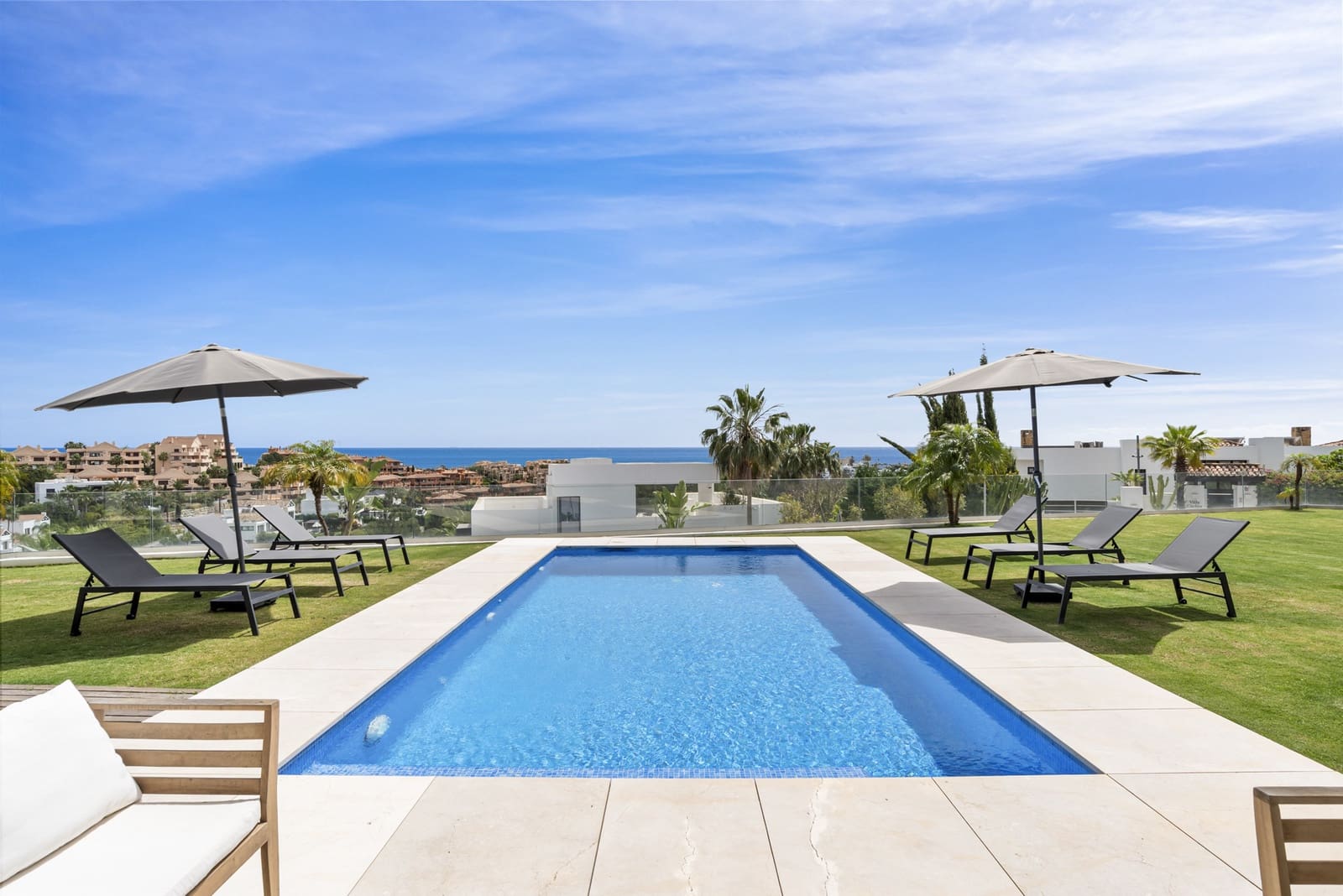 5 quarto Moradia para venda em Benahavis com piscina garagem - 3 950 000 € (Ref: 9860543)