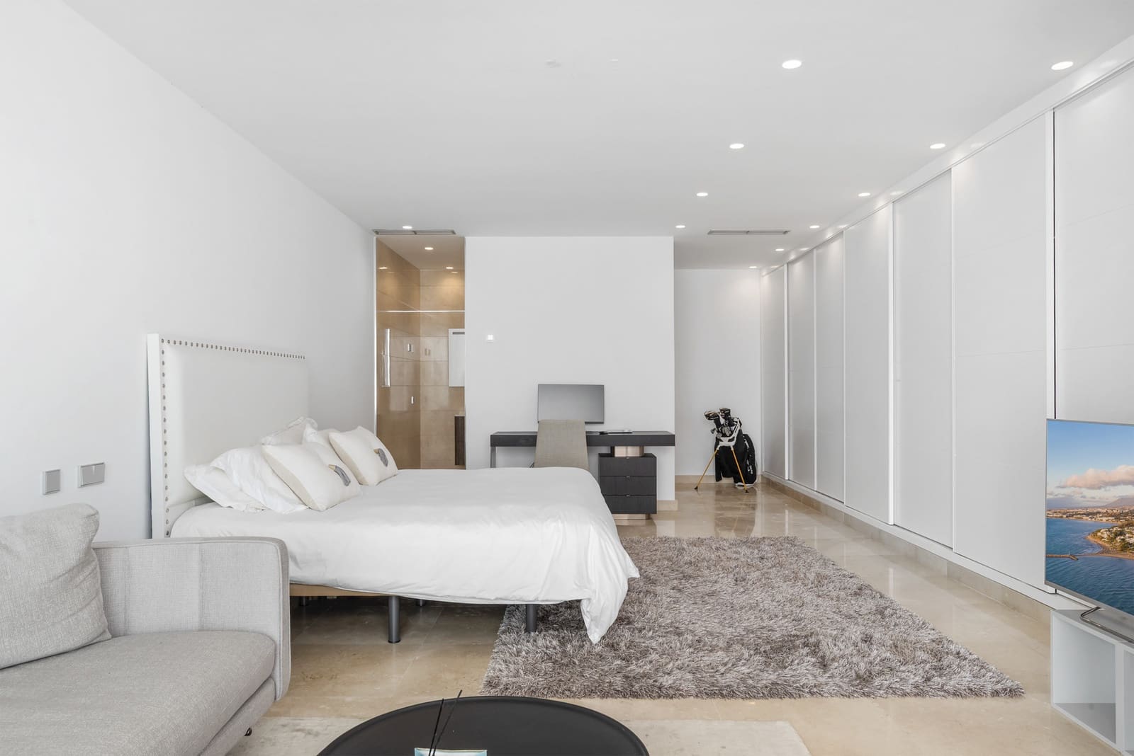 5 quarto Moradia para venda em Benahavis com piscina garagem - 3 950 000 € (Ref: 9860543)