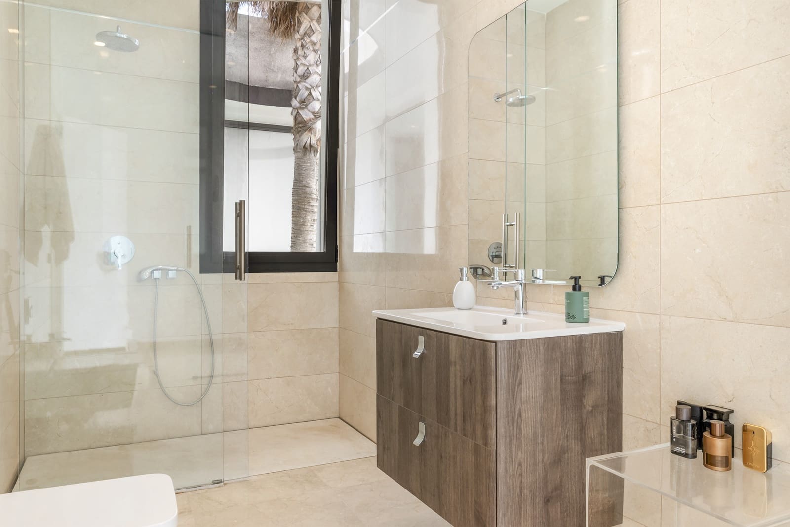 5 quarto Moradia para venda em Benahavis com piscina garagem - 3 950 000 € (Ref: 9860543)