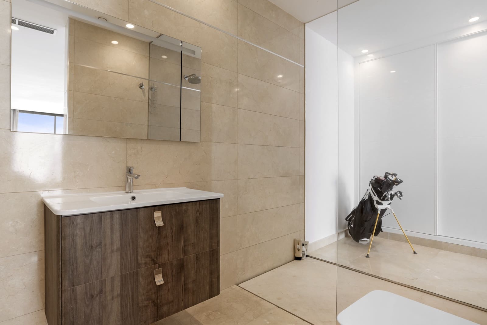 5 quarto Moradia para venda em Benahavis com piscina garagem - 3 950 000 € (Ref: 9860543)