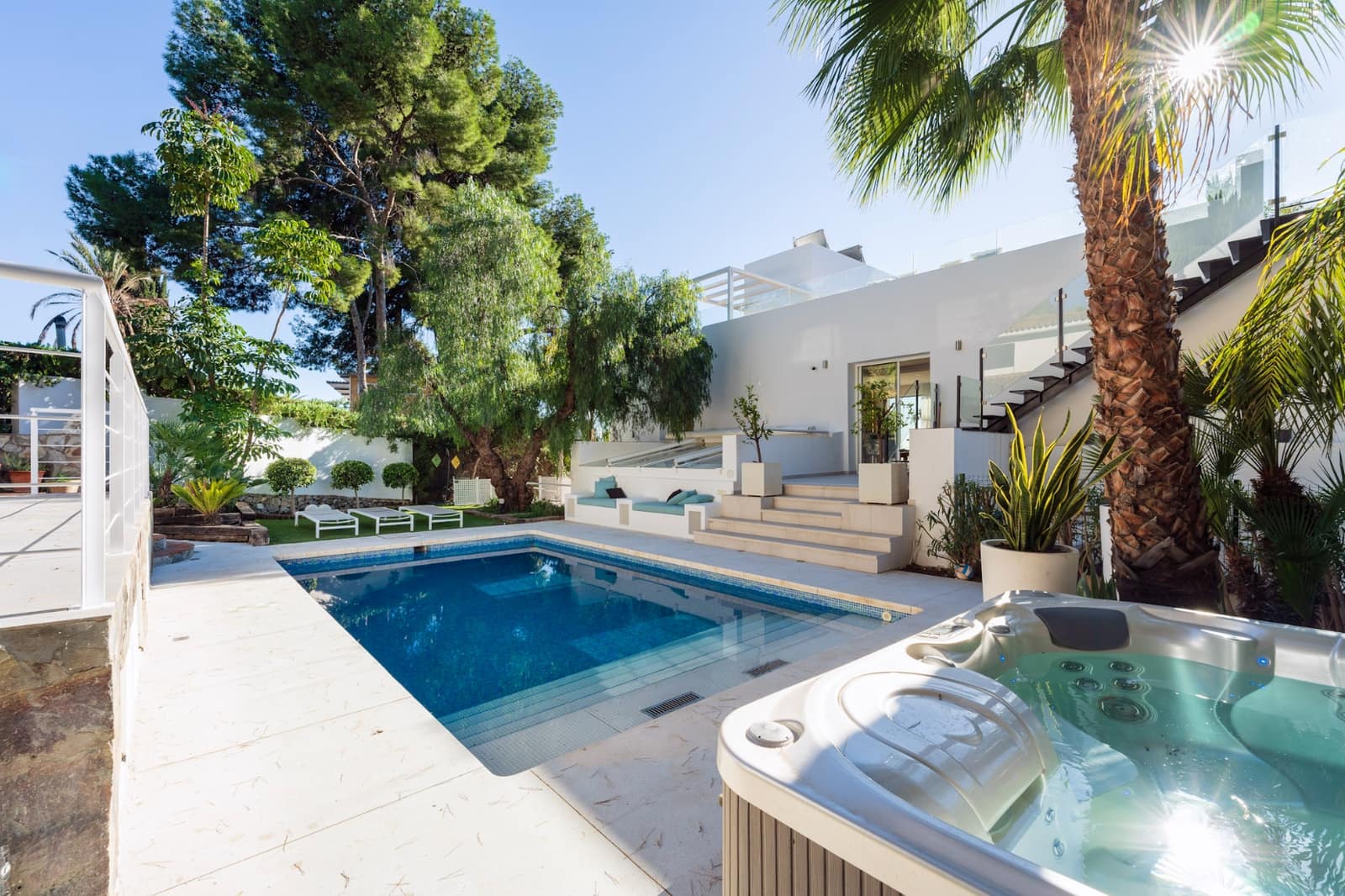 5 slaapkamer Villa te koop in Marbella met zwembad garage - € 2.490.000 (Ref: 9860544)