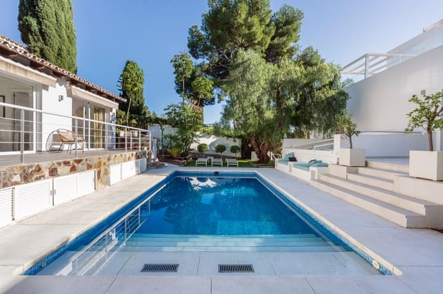 5 slaapkamer Villa te koop in Nueva Andalucía Centro, Marbella met zwembad garage - € 2.490.000 (Ref: 9860544)