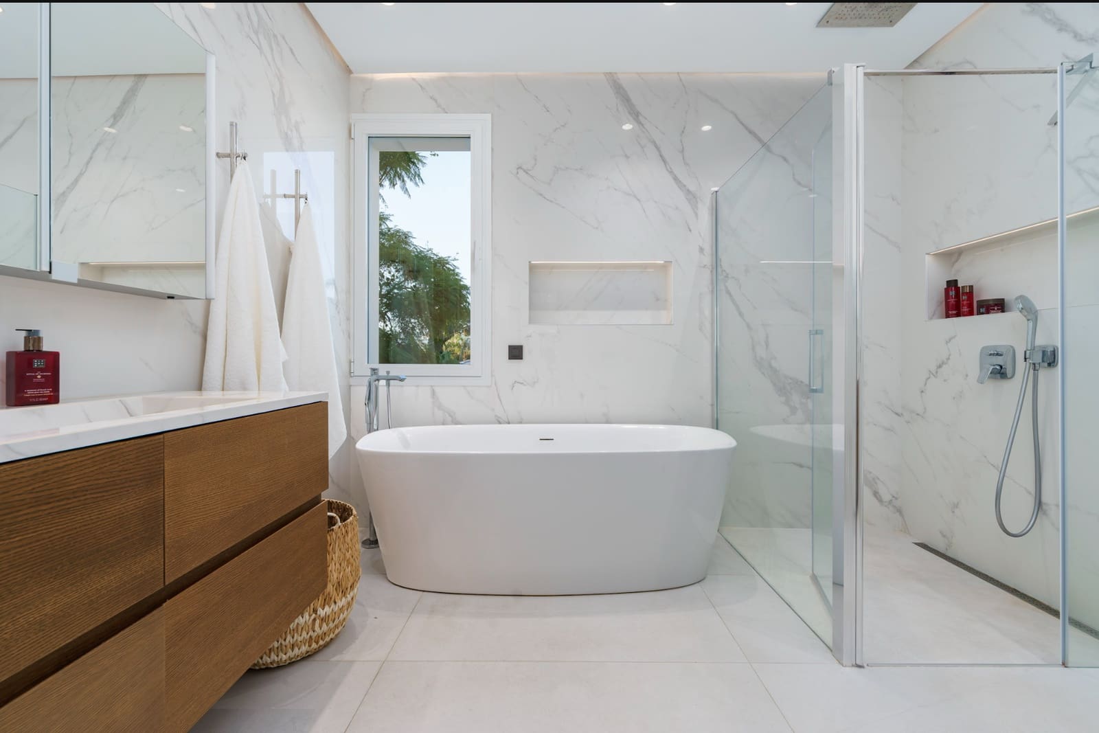 5 slaapkamer Villa te koop in Marbella met zwembad garage - € 2.490.000 (Ref: 9860544)