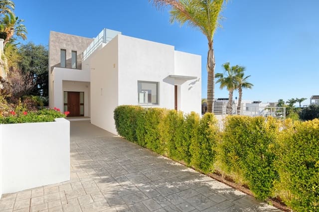 4 camera da letto Villa in vendita in Los Arqueros - Puerto del Almendro, Benahavís con piscina garage - 2.200.000 € (Rif: 9860545)