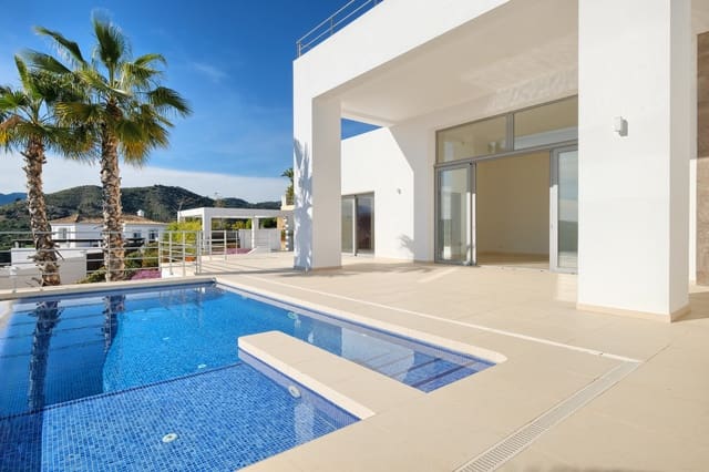 4 sypialnia Willa na sprzedaż w Los Arqueros - Puerto del Almendro, Benahavís z basenem garażem - 2 200 000 € (Ref: 9860545)