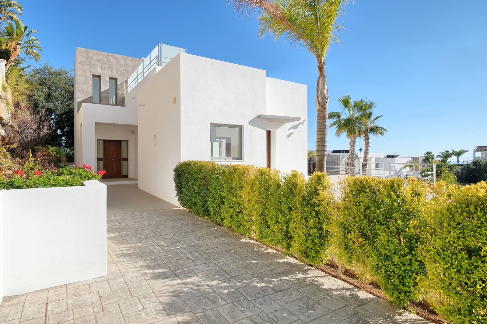 4 bedroom Villa for sale in Benahavis with pool garage - € 2,200,000 (Ref: 9860545)
