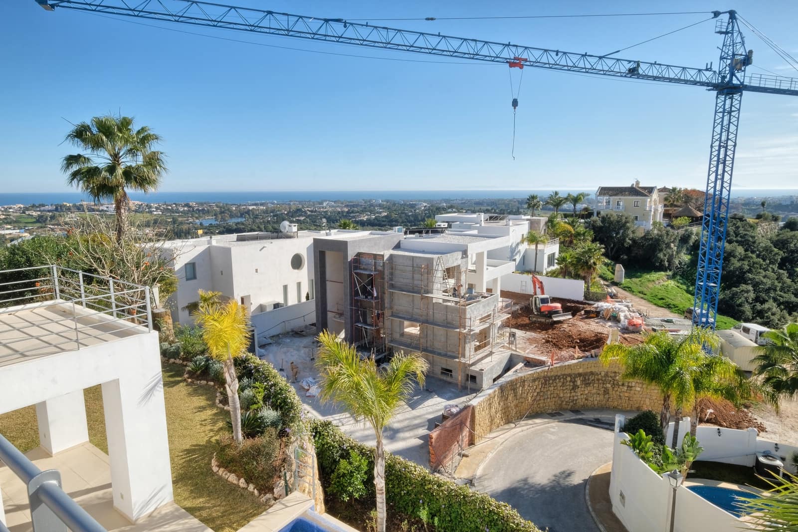 4 bedroom Villa for sale in Benahavis with pool garage - € 2,200,000 (Ref: 9860545)