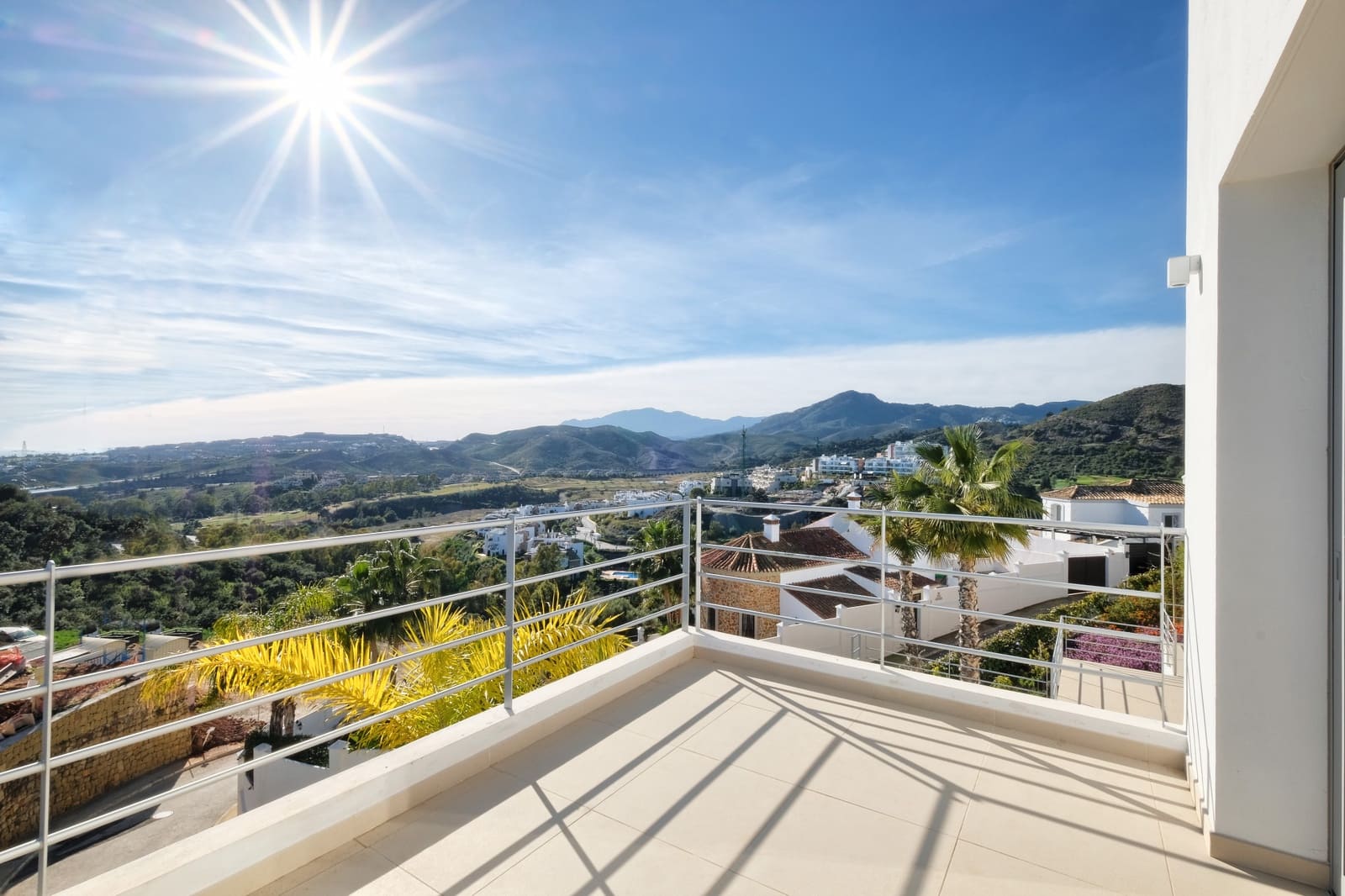 4 bedroom Villa for sale in Benahavis with pool garage - € 2,200,000 (Ref: 9860545)