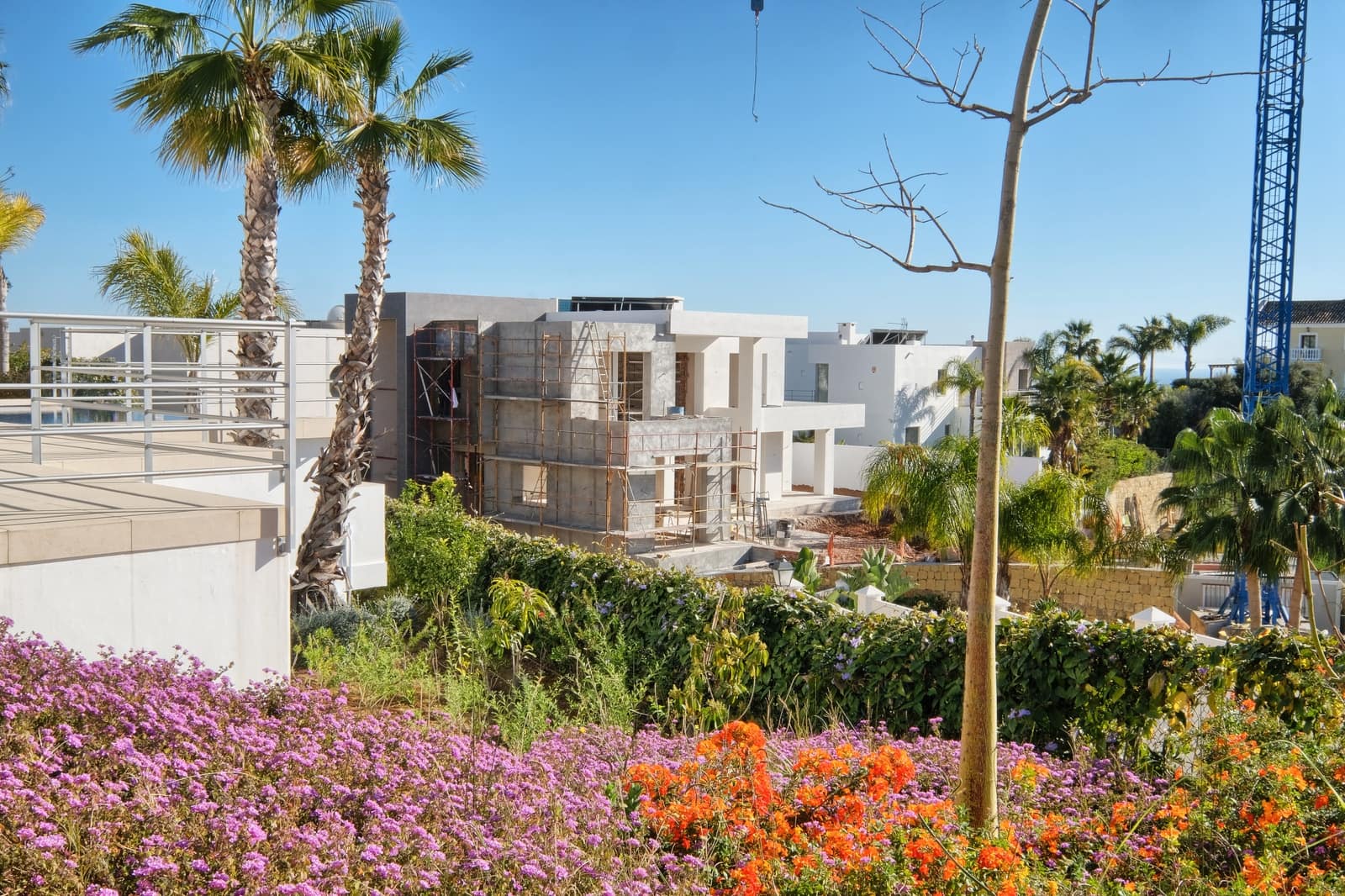 4 bedroom Villa for sale in Benahavis with pool garage - € 2,200,000 (Ref: 9860545)