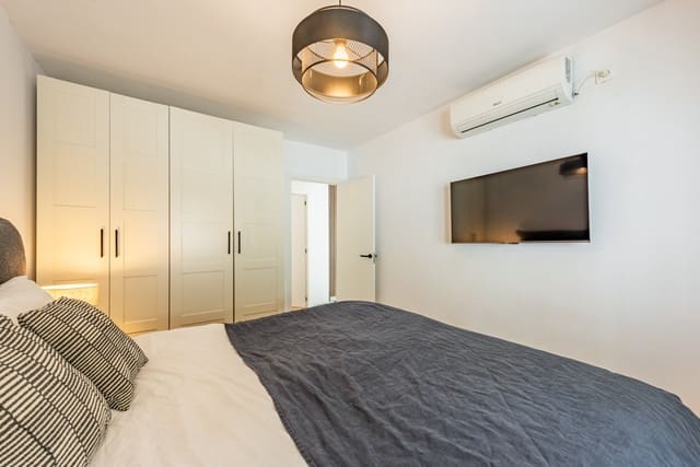 3 chambre Villa/Maison à vendre à Las Brisas, Marbella avec piscine garage - 999 000 € (Ref: 9860547)