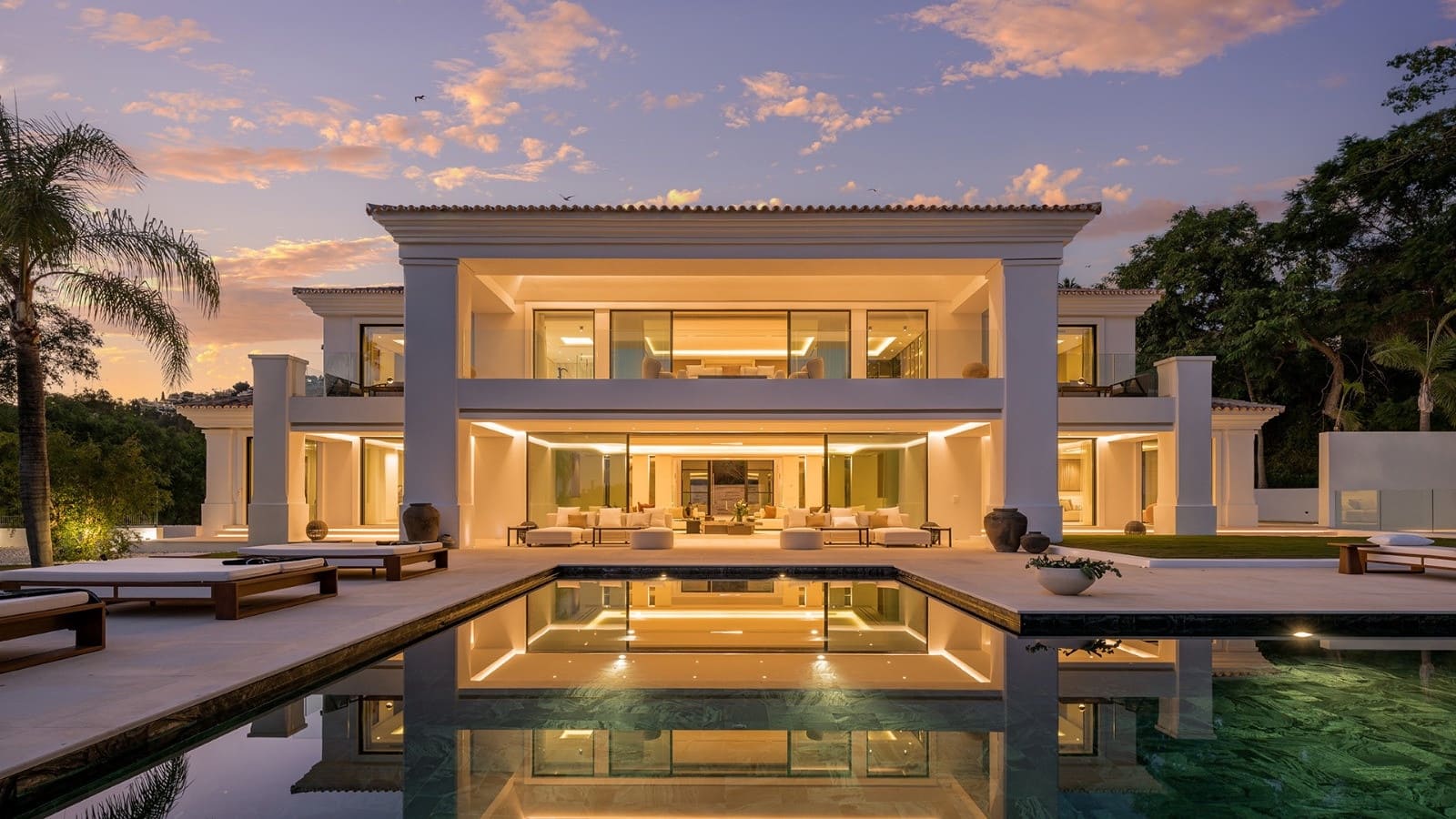 7 bedroom Villa for sale in La Quinta with pool garage - € 13,500,000 (Ref: 9860548)