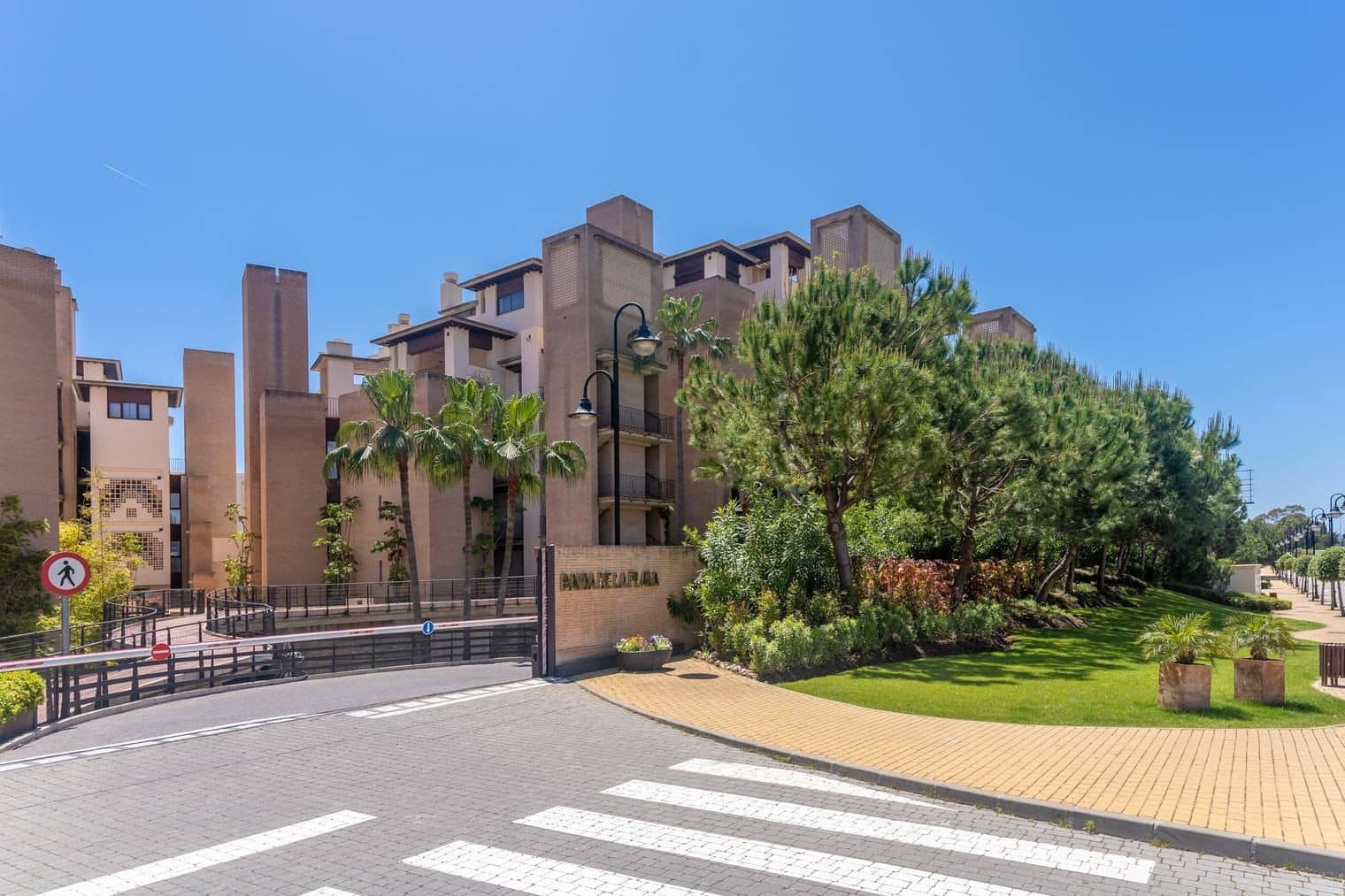2 makuuhuone Kattohuoneisto myytävänä paikassa Estepona mukana uima-altaan 
autotalli - 630 000 € (Ref: 9860551)