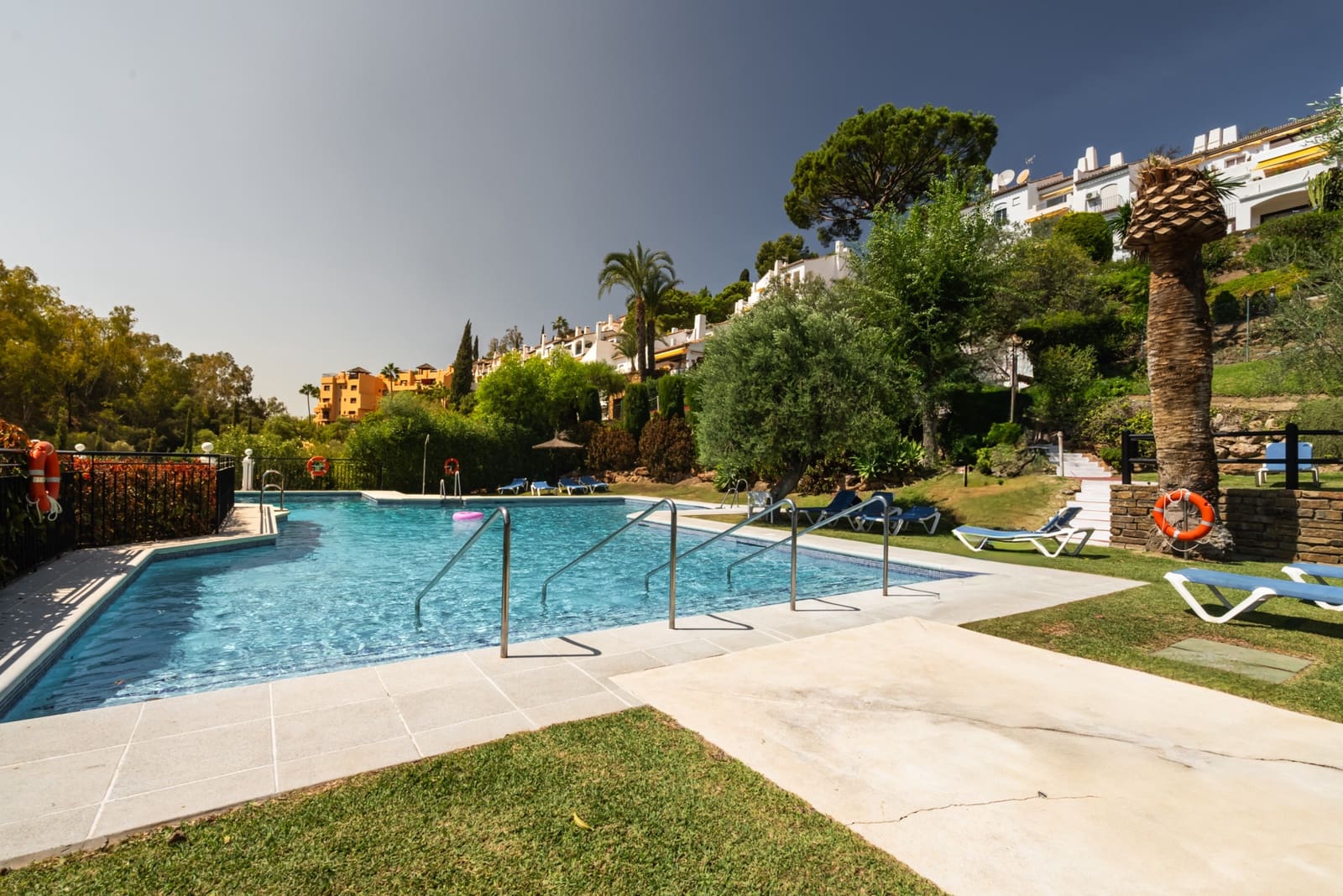 3 soveværelse Lejlighed til salg i Benahavis med swimmingpool garage - € 599.000 (Ref: 9860554)