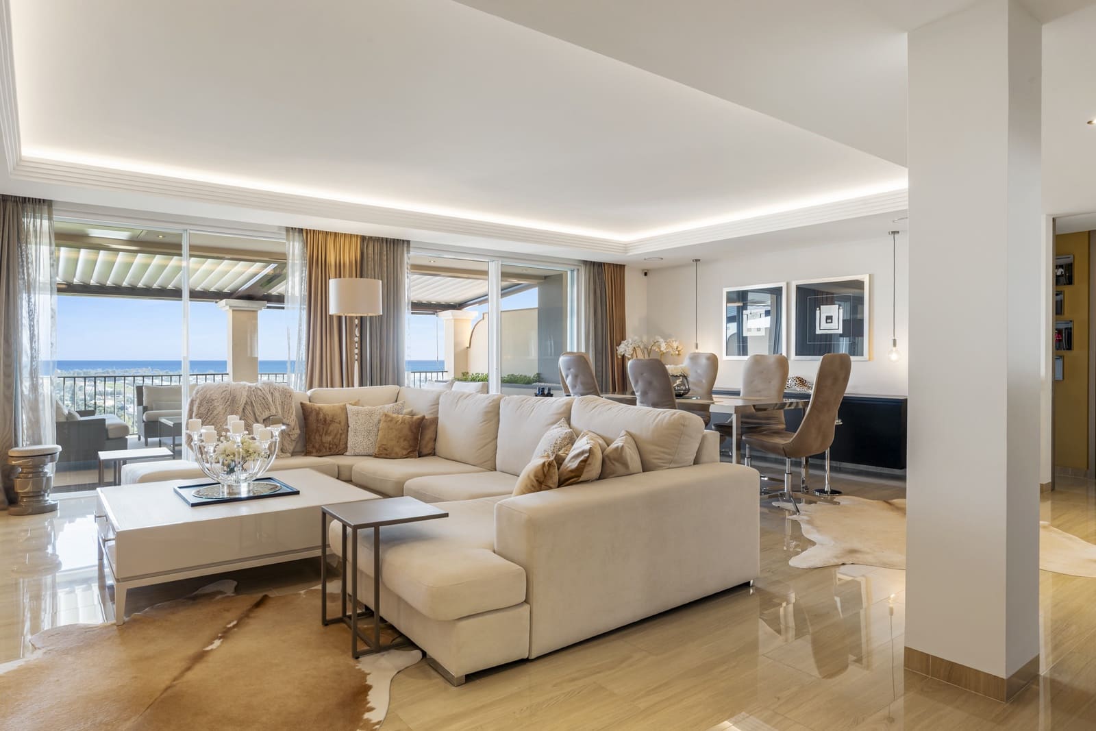 4 sypialnia Penthouse na sprzedaż w Benahavis z basenem garażem - 2 650 000 € (Ref: 9860555)