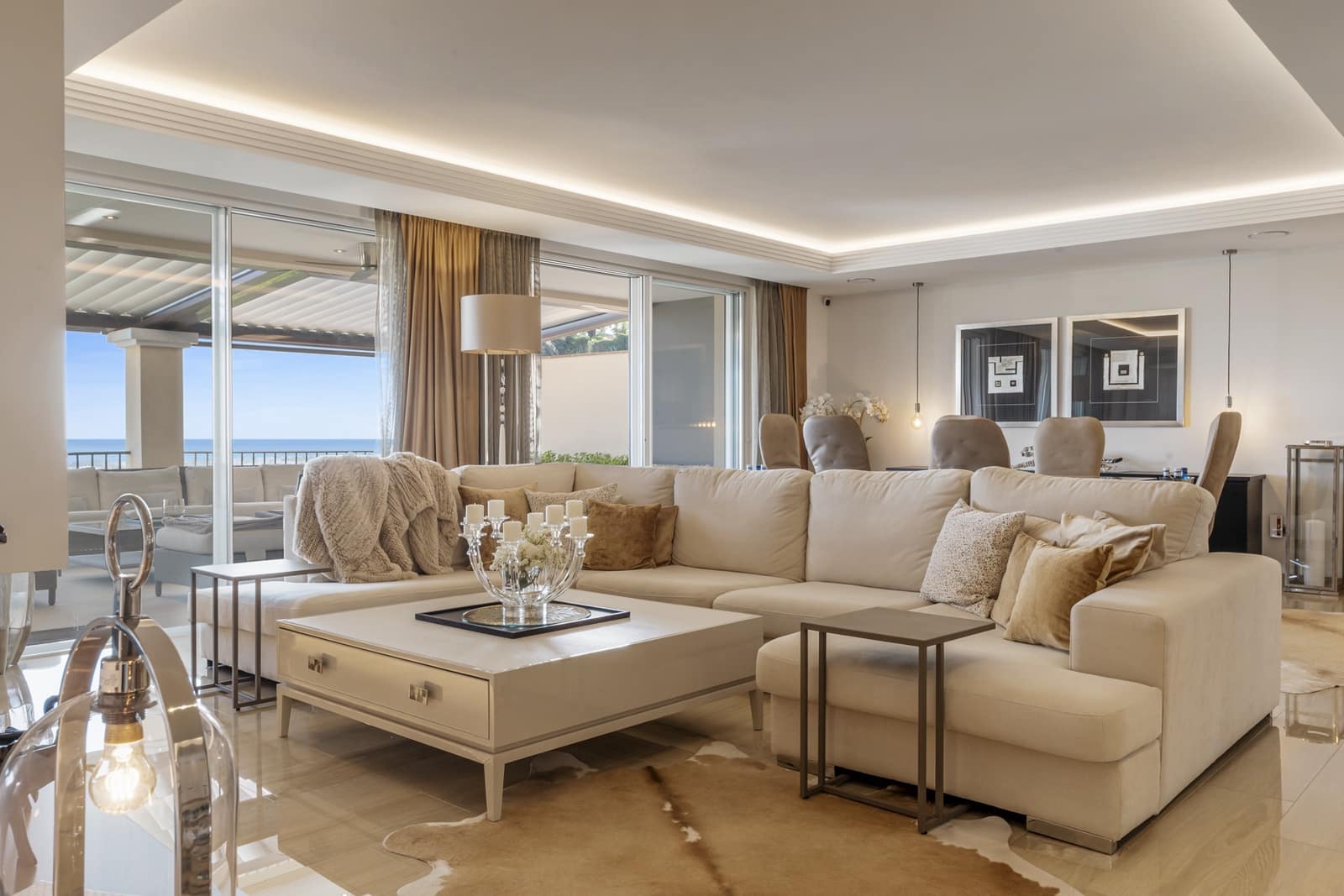 4 sypialnia Penthouse na sprzedaż w Benahavis z basenem garażem - 2 650 000 € (Ref: 9860555)