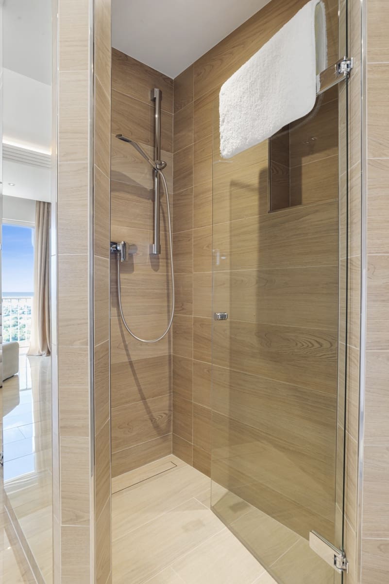 4 sypialnia Penthouse na sprzedaż w Benahavis z basenem garażem - 2 650 000 € (Ref: 9860555)