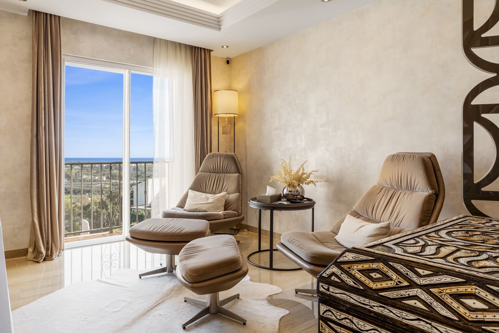 4 sypialnia Penthouse na sprzedaż w Benahavis z basenem garażem - 2 650 000 € (Ref: 9860555)