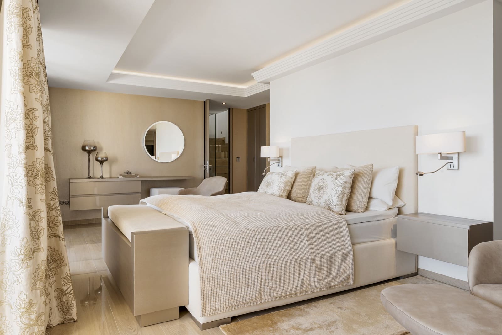 4 sypialnia Penthouse na sprzedaż w Benahavis z basenem garażem - 2 650 000 € (Ref: 9860555)