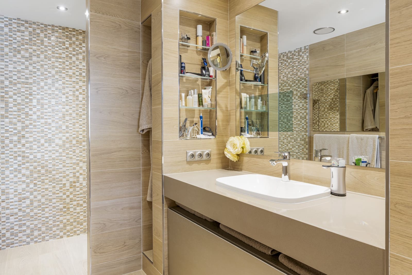 4 sypialnia Penthouse na sprzedaż w Benahavis z basenem garażem - 2 650 000 € (Ref: 9860555)