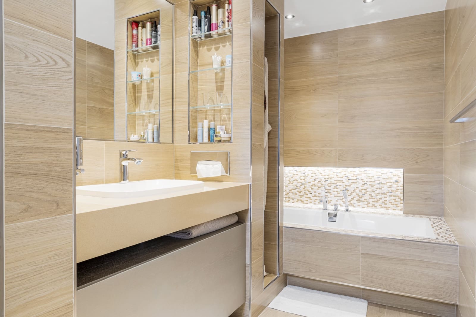 4 sypialnia Penthouse na sprzedaż w Benahavis z basenem garażem - 2 650 000 € (Ref: 9860555)