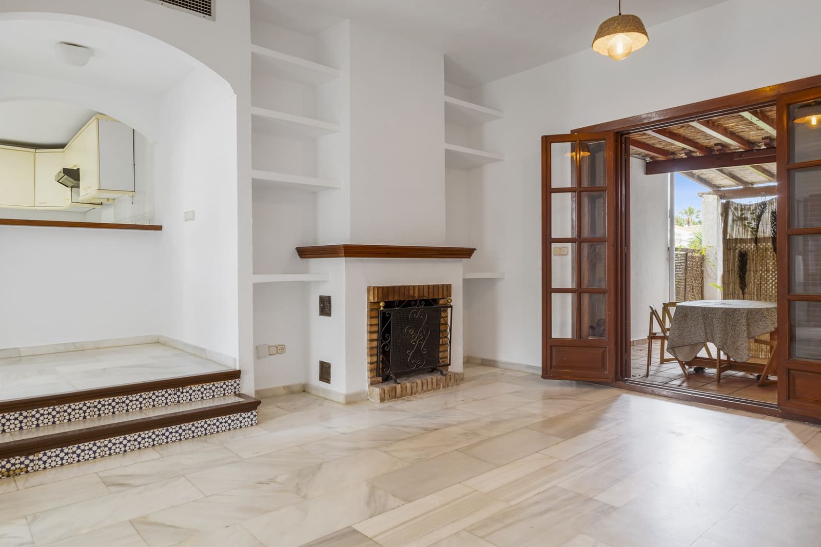 2 soveværelse Byhus til salg i Estepona med swimmingpool garage - € 469.000 (Ref: 9860556)