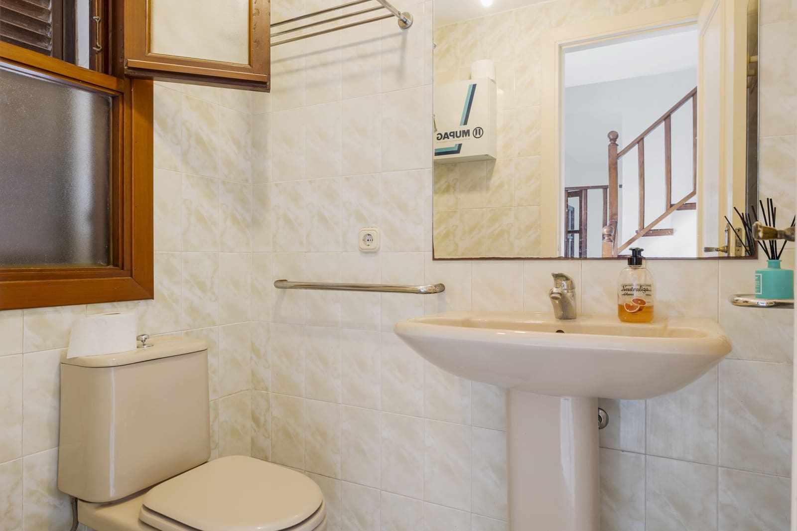 2 soveværelse Byhus til salg i Estepona med swimmingpool garage - € 469.000 (Ref: 9860556)