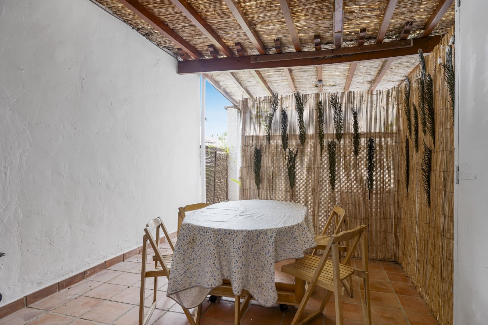 2 soveværelse Byhus til salg i Estepona med swimmingpool garage - € 469.000 (Ref: 9860556)