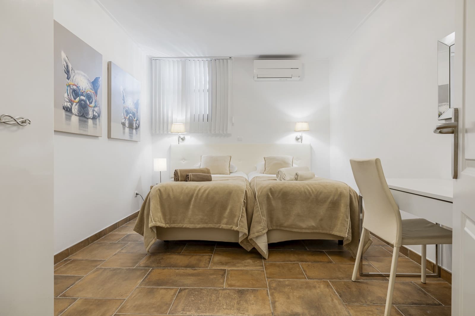 5 bedroom Semi-detached Villa for sale in Benahavis with pool garage - € 995,000 (Ref: 9860557)