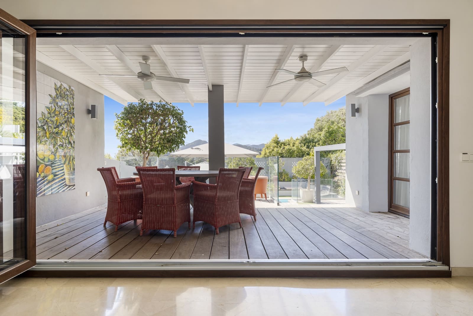 5 bedroom Semi-detached Villa for sale in Benahavis with pool garage - € 995,000 (Ref: 9860557)