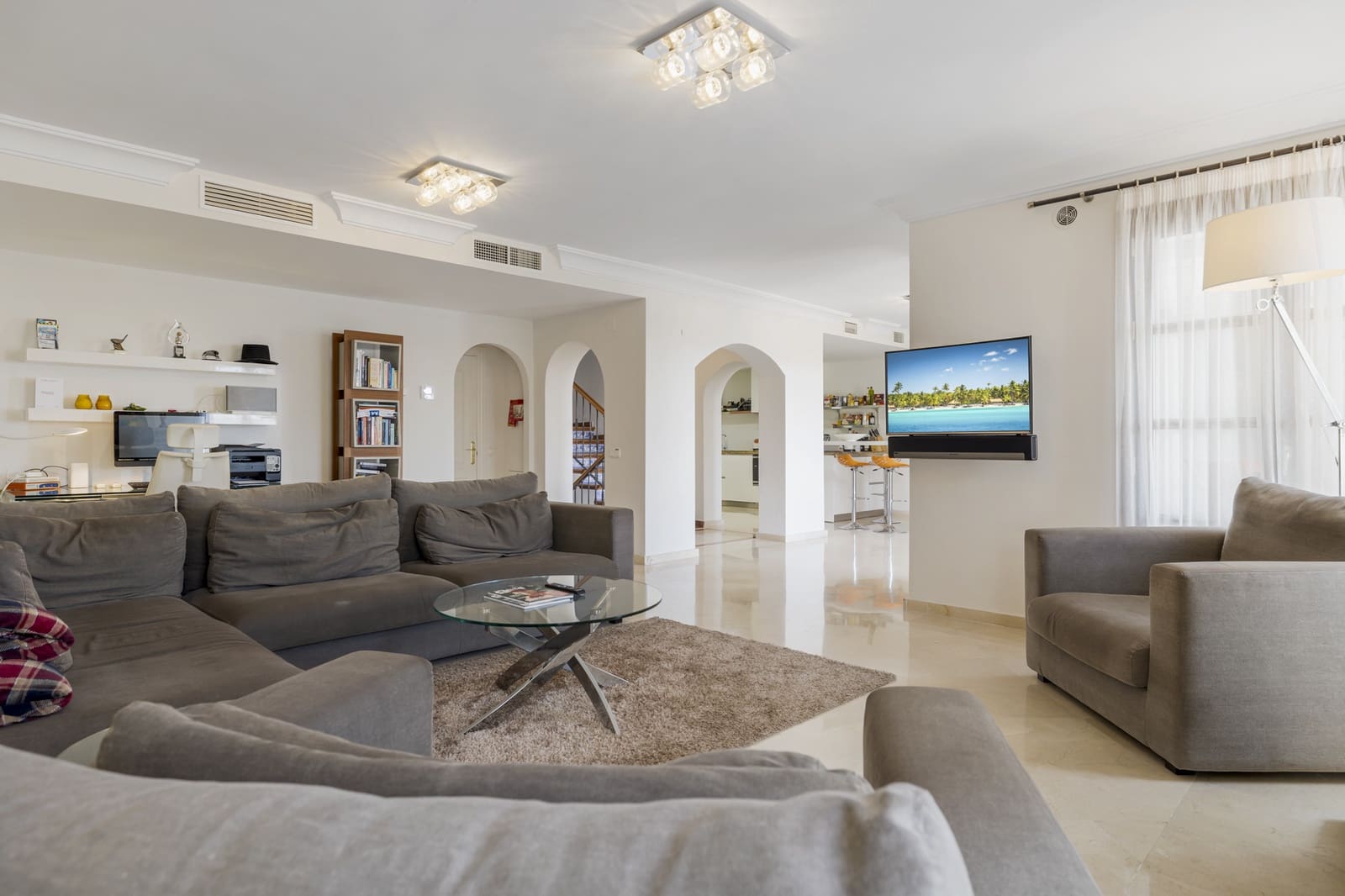 5 bedroom Semi-detached Villa for sale in Benahavis with pool garage - € 995,000 (Ref: 9860557)