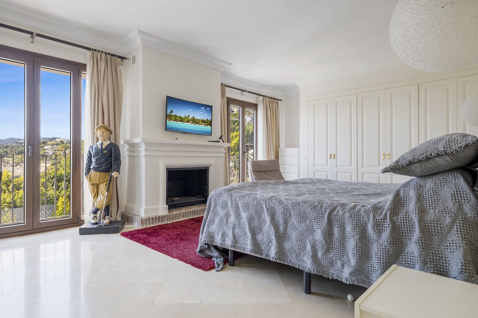 5 bedroom Semi-detached Villa for sale in Benahavis with pool garage - € 995,000 (Ref: 9860557)