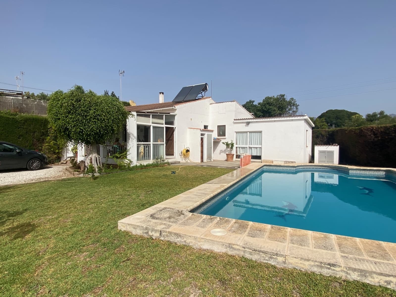 5 soverom Villa til salgs i Estepona med svømmebasseng garasje - € 689 000 (Ref: 9860558)