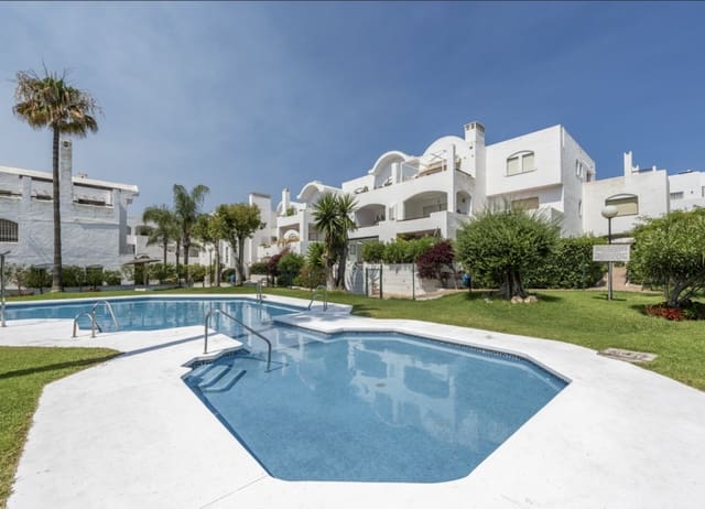 3 makuuhuone Huoneisto myytävänä paikassa El Paraiso, Estepona mukana uima-altaan 
autotalli - 374 950 € (Ref: 9860558)