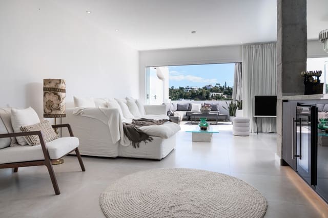 Ático de 3 habitaciones en La Quinta, Benahavís en venta con piscina garaje - 1.195.000 € (Ref: 9860561)
