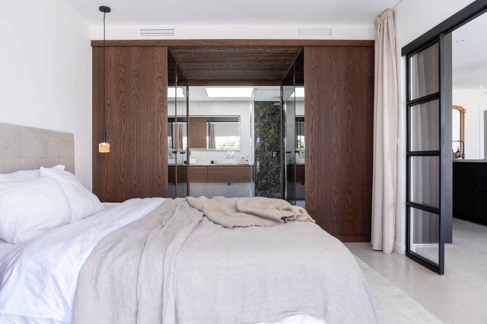 Ático de 3 habitaciones en La Quinta en venta con piscina garaje - 1.195.000 € (Ref: 9860561)