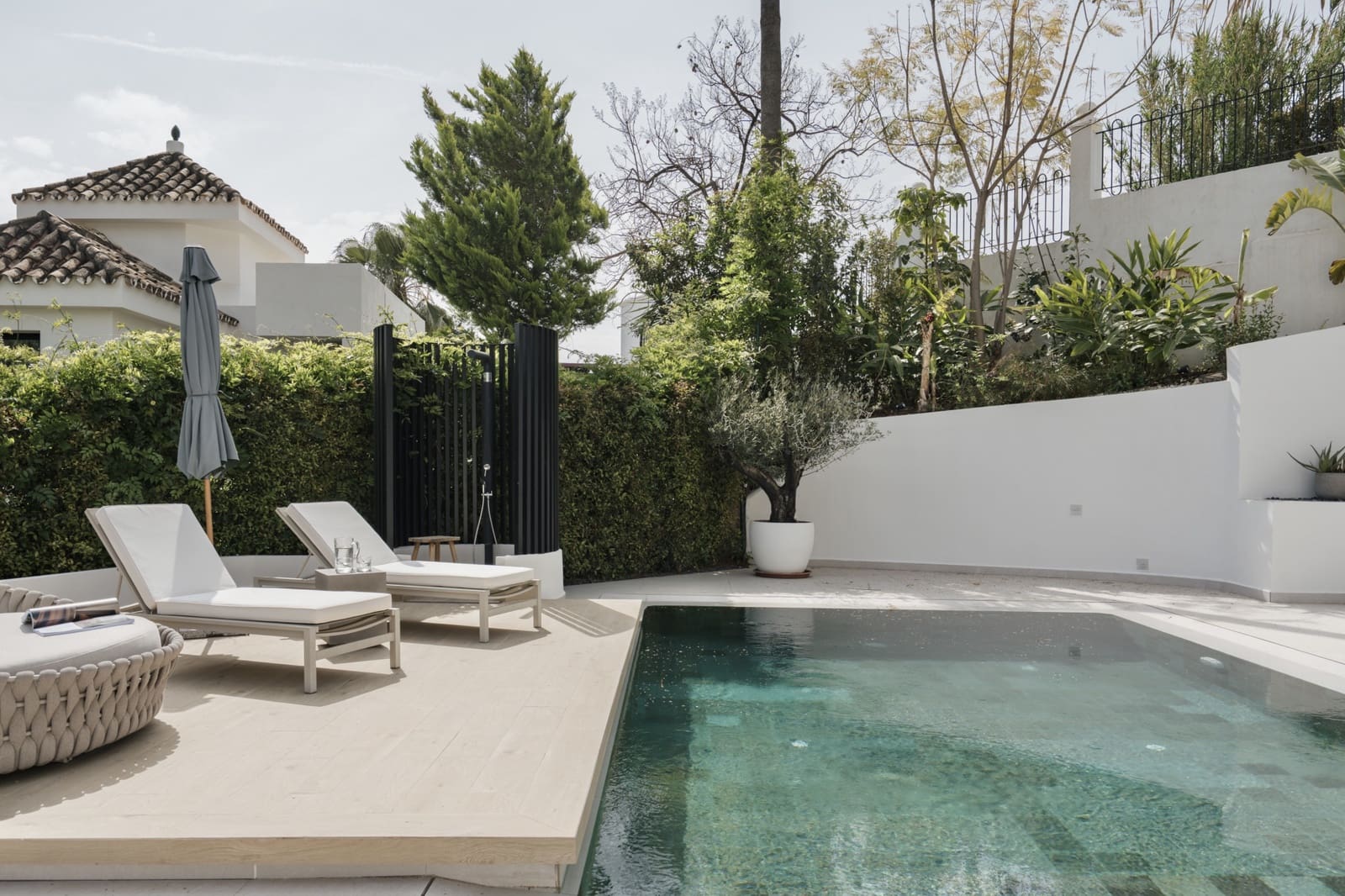 5 sypialnia Willa na sprzedaż w Marbella z basenem garażem - 3 250 000 € (Ref: 9861693)