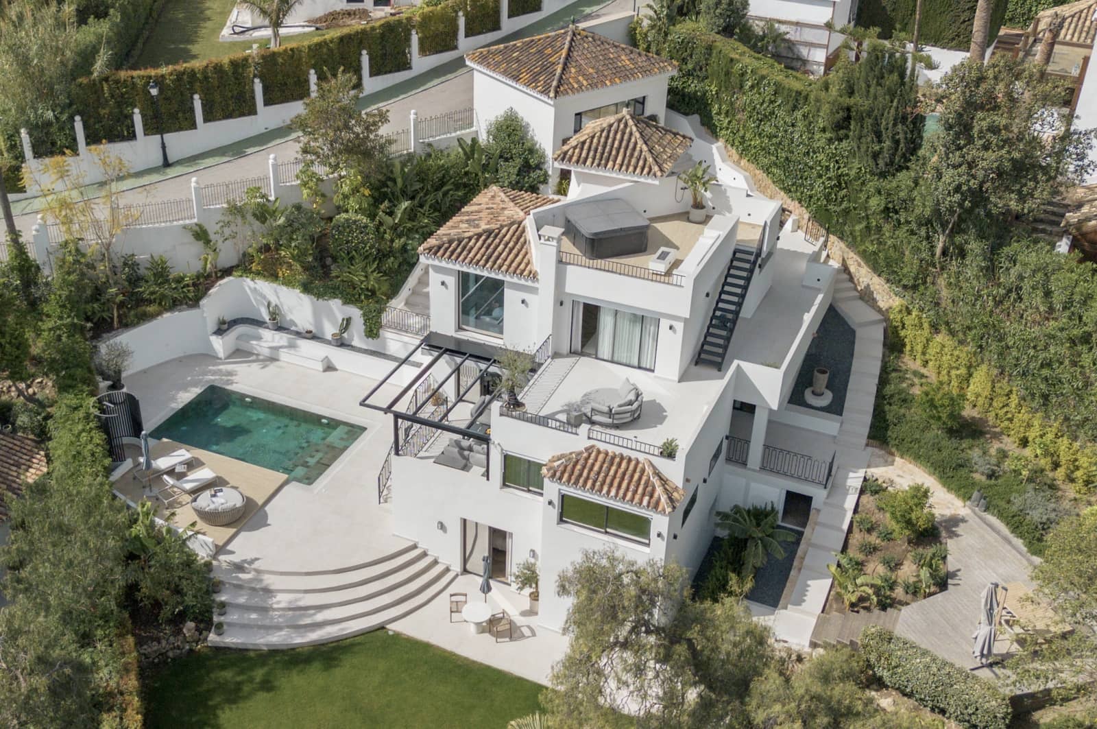 5 sypialnia Willa na sprzedaż w Marbella z basenem garażem - 3 250 000 € (Ref: 9861693)
