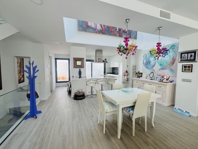3 soverom Hus til salgs i Cancelada, Estepona med svømmebasseng garasje - € 585 000 (Ref: 9864960)