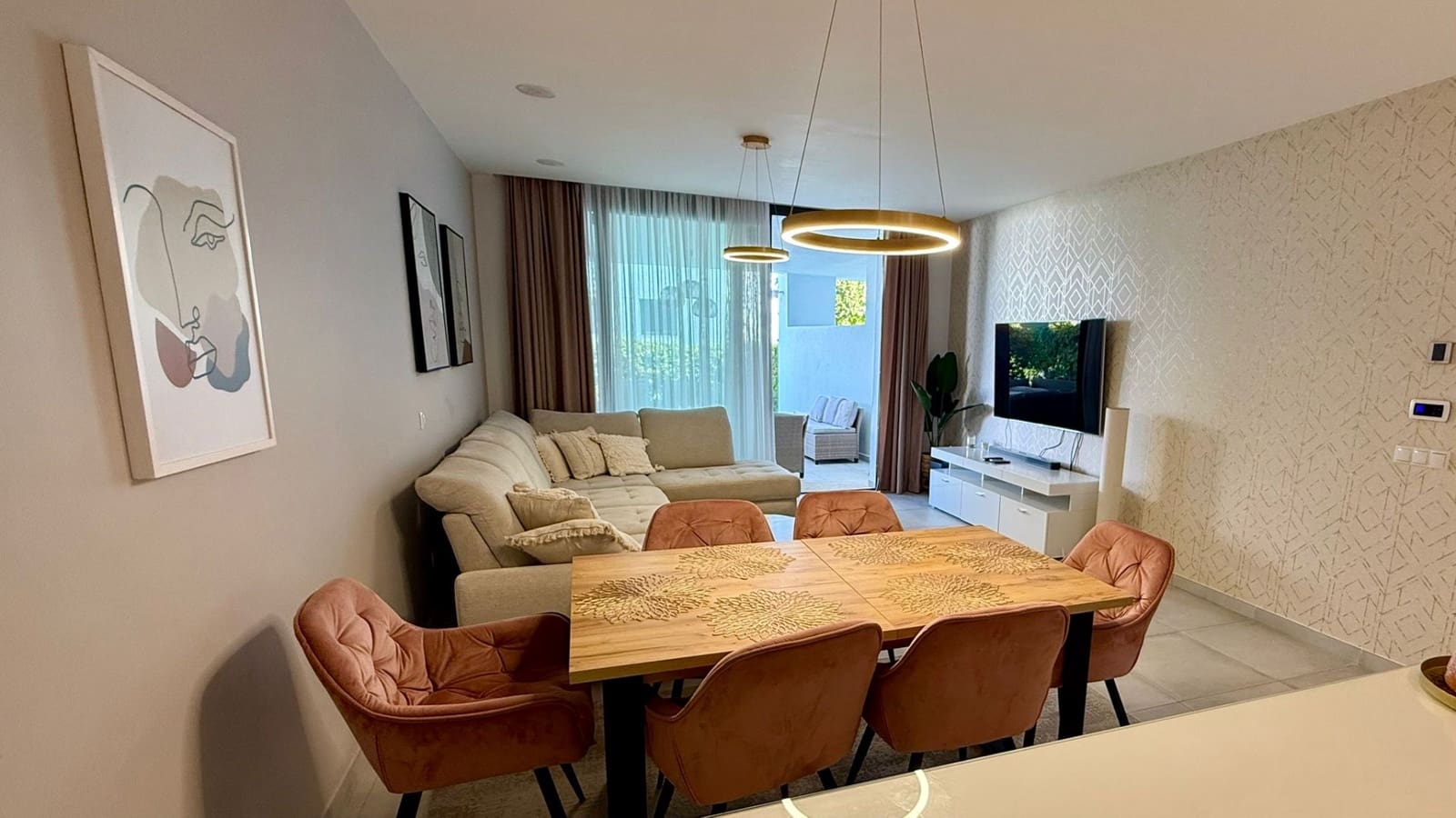 2 soveværelse Lejlighed til salg i El Paraiso med swimmingpool garage - € 560.000 (Ref: 9864961)