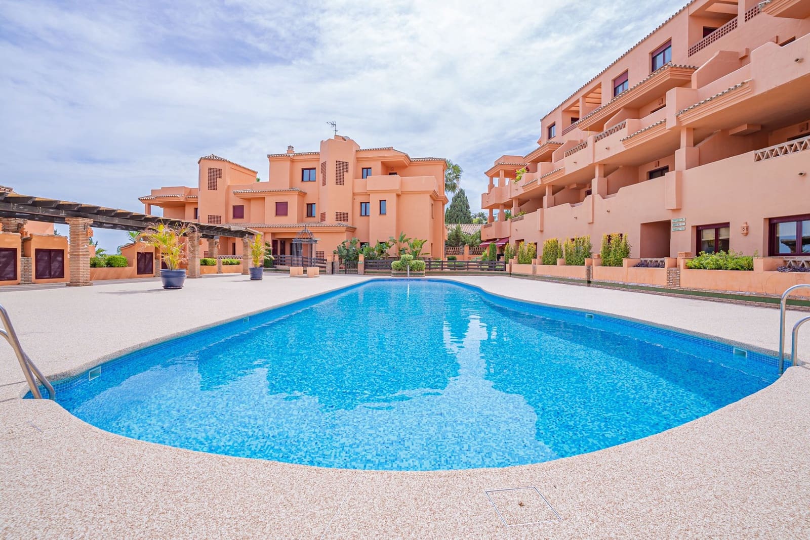 3 slaapkamer Huis te koop in El Paraiso met zwembad garage - € 397.000 (Ref: 9864962)