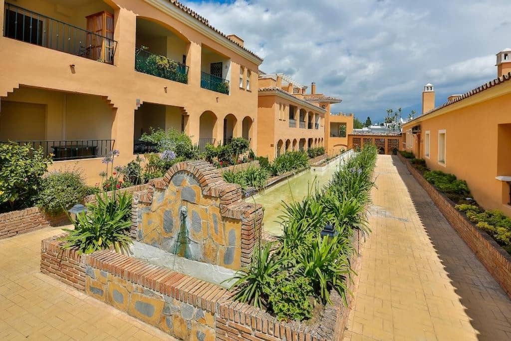 2 quarto Apartamento para venda em Nueva Andalucia com piscina garagem - 395 000 € (Ref: 9864963)