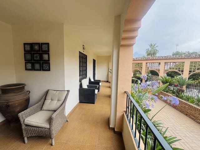 2 quarto Apartamento para venda em Nueva Andalucía Centro, Marbella com piscina garagem - 395 000 € (Ref: 9864963)