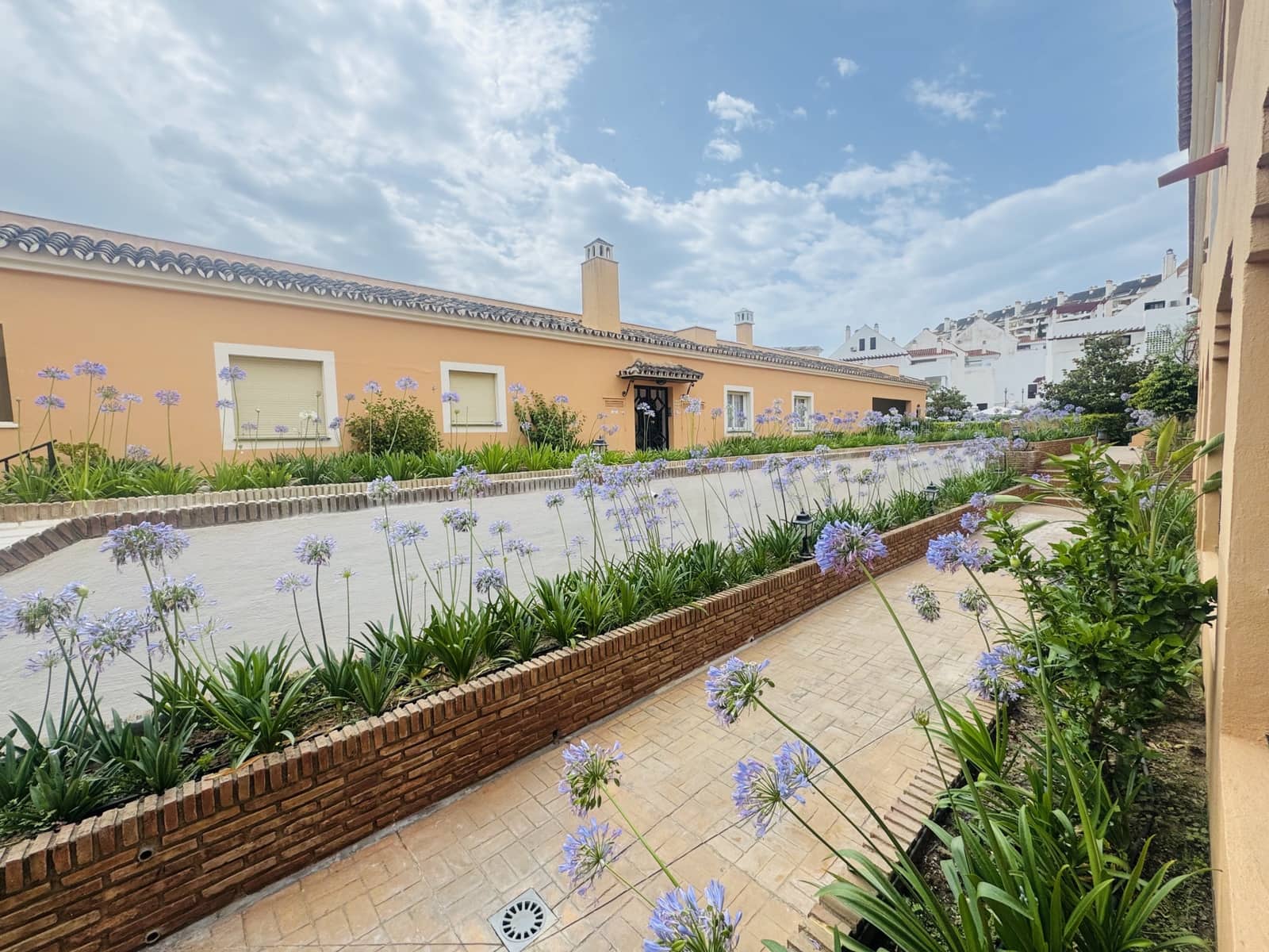 2 quarto Apartamento para venda em Nueva Andalucia com piscina garagem - 395 000 € (Ref: 9864963)