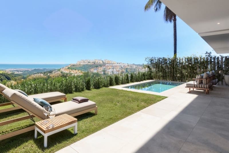 3 bedroom Villa for sale in Casares with pool garage - € 1,200,000 (Ref: 9868396)