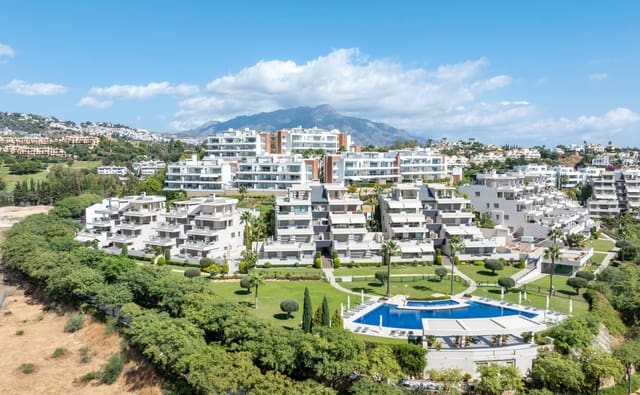 3 sypialnia Apartament na sprzedaż w Los Arqueros - Puerto del Almendro, Benahavís z basenem garażem - 780 000 € (Ref: 9875824)