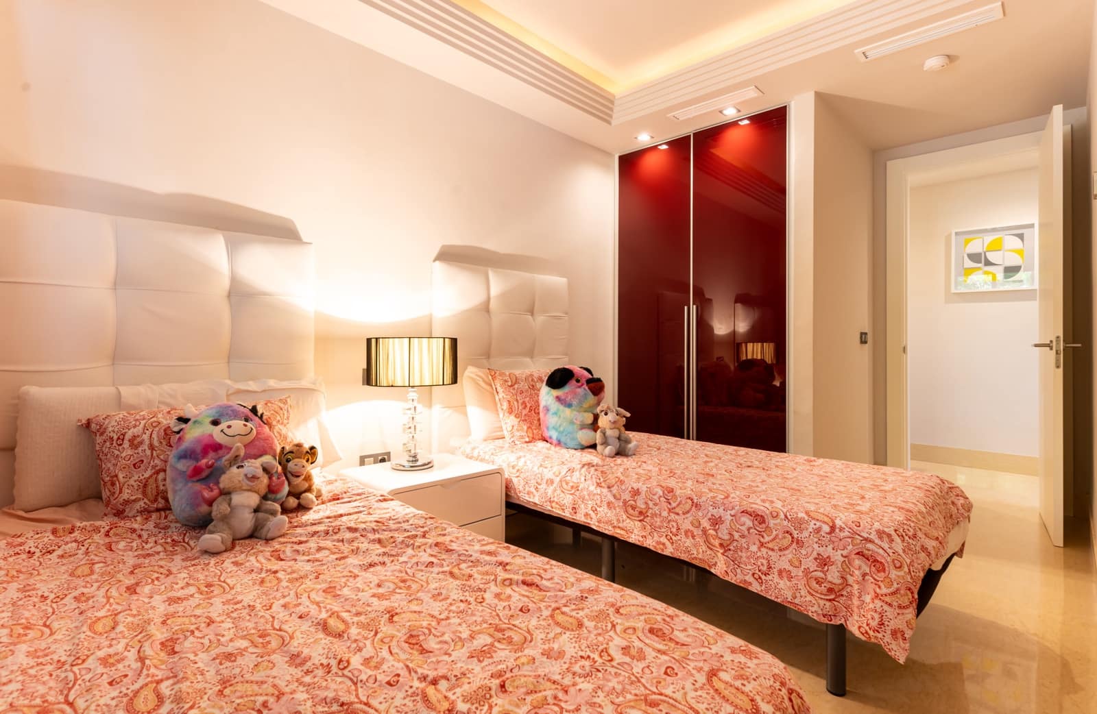 3 makuuhuone Huoneisto myytävänä paikassa Benahavis mukana uima-altaan 
autotalli - 780 000 € (Ref: 9875824)