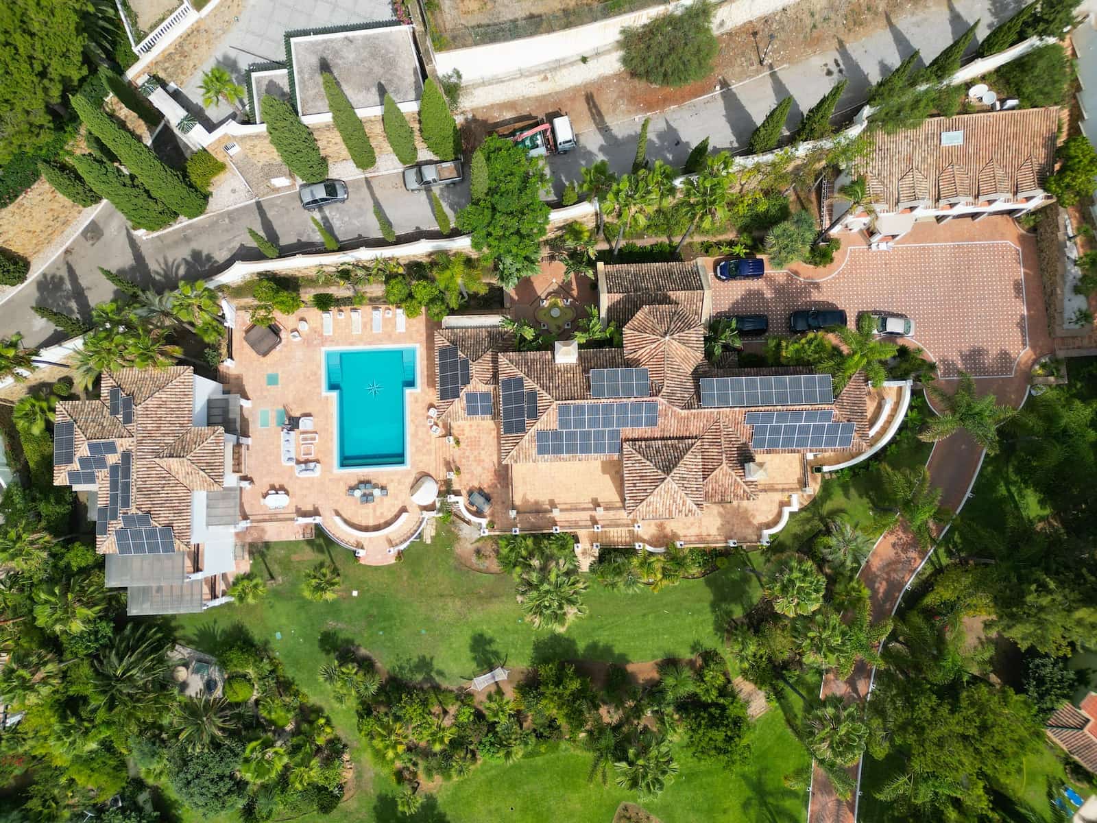 16 soveværelse Villa til salg i Benahavis med swimmingpool garage - € 13.950.000 (Ref: 9878189)
