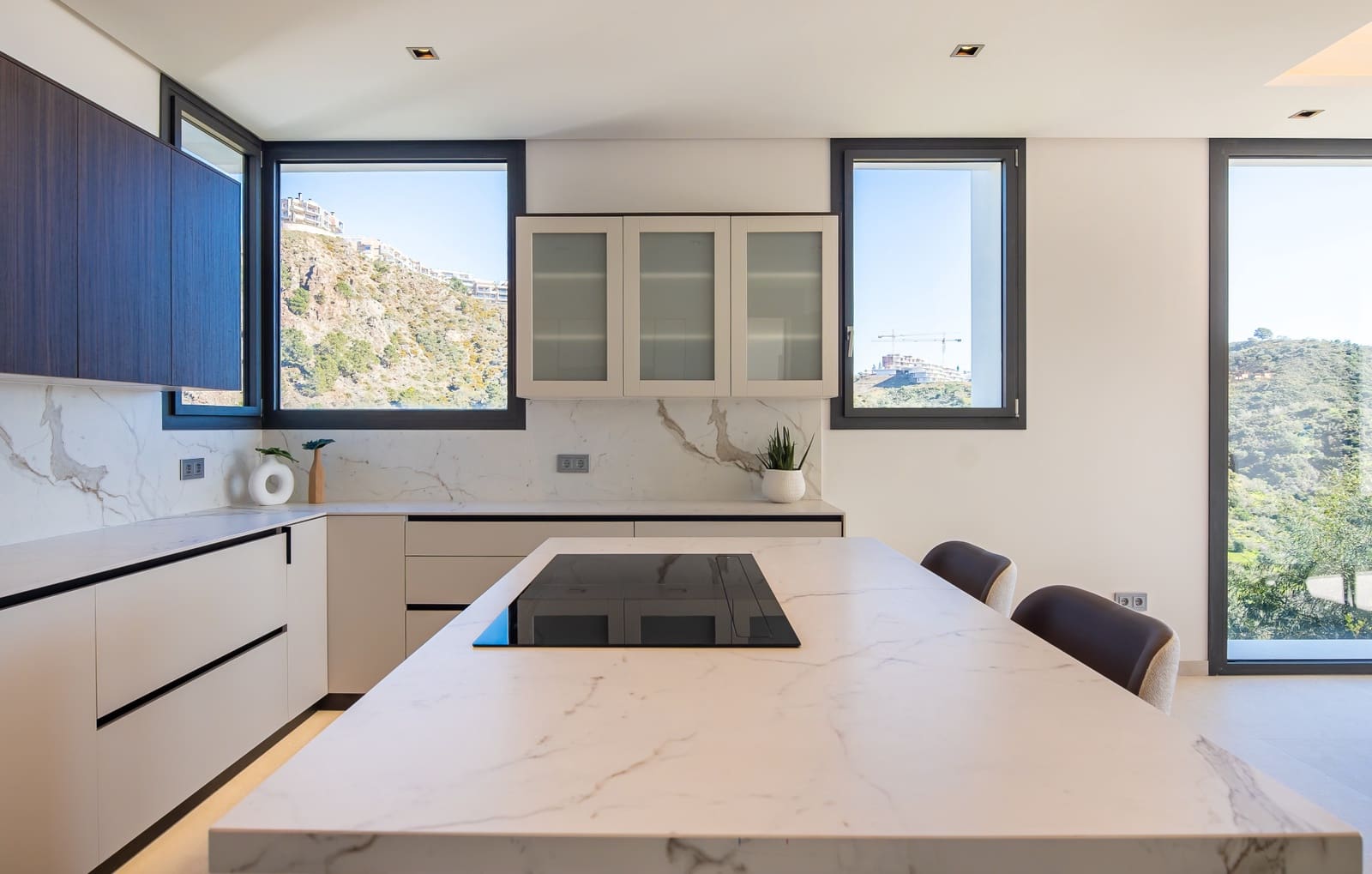 6 slaapkamer Villa te koop in Benahavis met zwembad garage - € 4.695.000 (Ref: 9878191)
