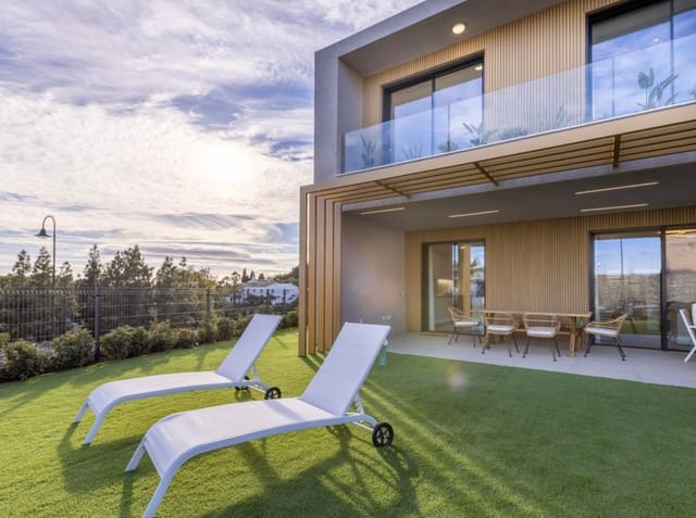 3 soveværelse Byhus til salg i Mijas Costa, Mijas med swimmingpool garage - € 771.000 (Ref: 9887963)